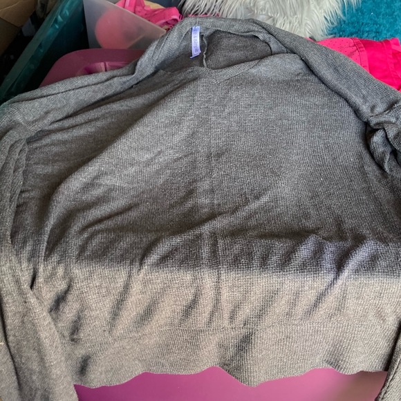 Pure and simple long sleeve sweater - Picture 3 of 3